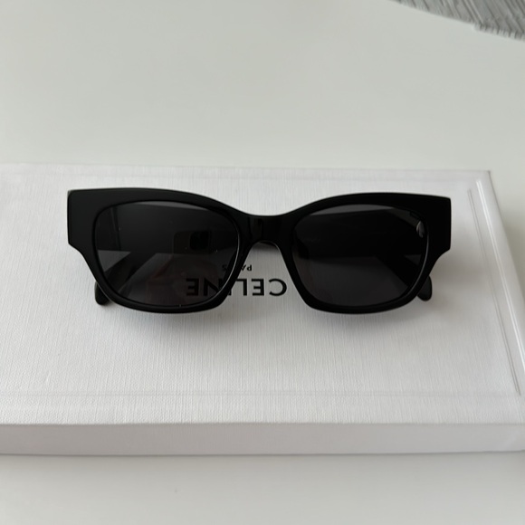 CELINE MONOCHROMS 01 SUNGLASSES IN ACETATE BLACK - Picture 9 of 10